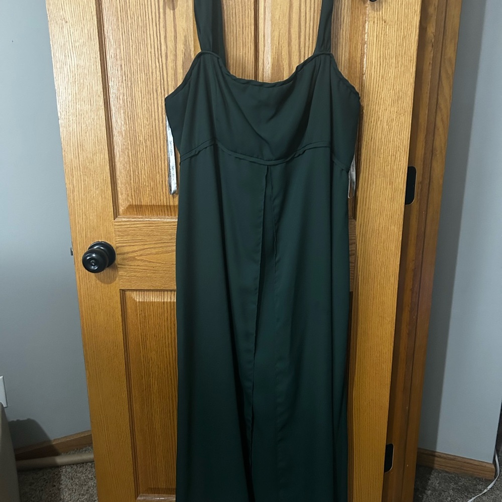 David's Bridal Forest Green Gown 18 cut for shorter person